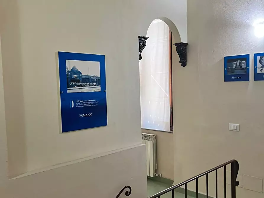 Immagine 9 di Locale commerciale in vendita  a Siena