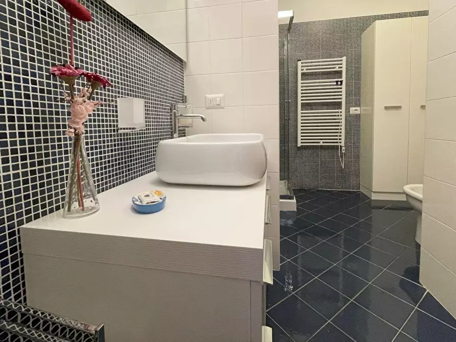 Immagine 14 di Appartamento in affitto  a Siena