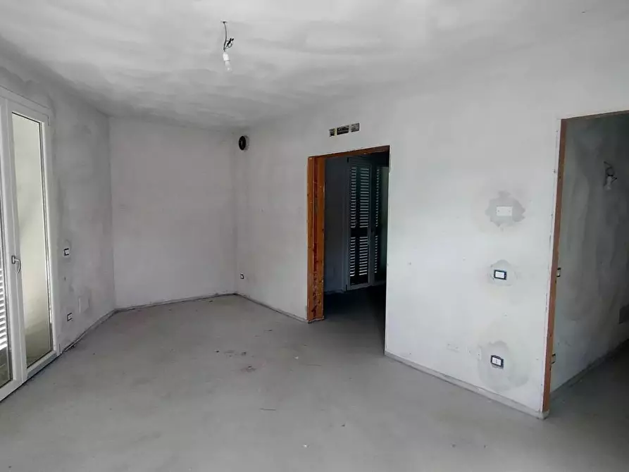 Immagine 8 di Casa bifamiliare in vendita  a Santa Maria A Monte