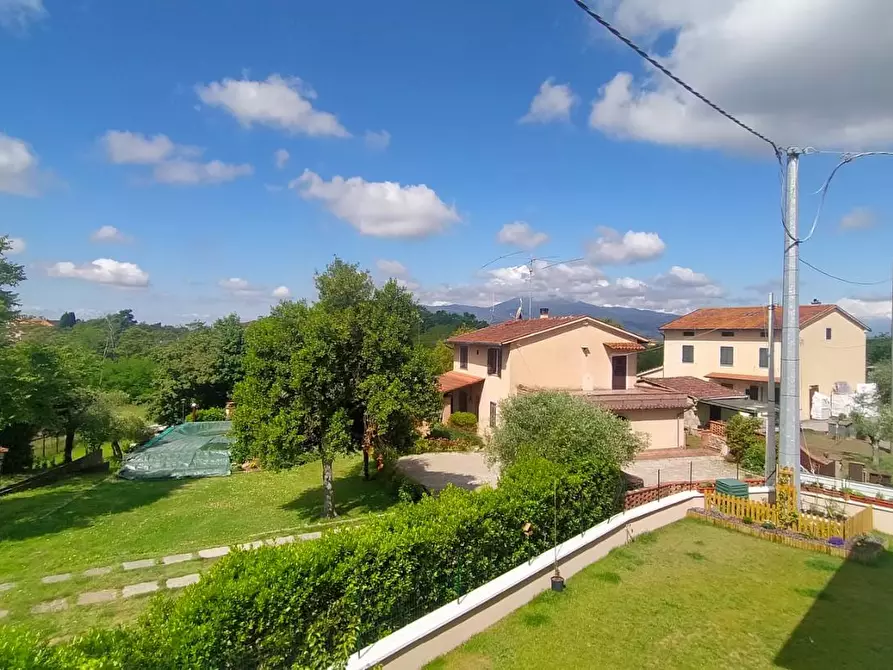 Immagine 2 di Casa bifamiliare in vendita  a Santa Maria A Monte