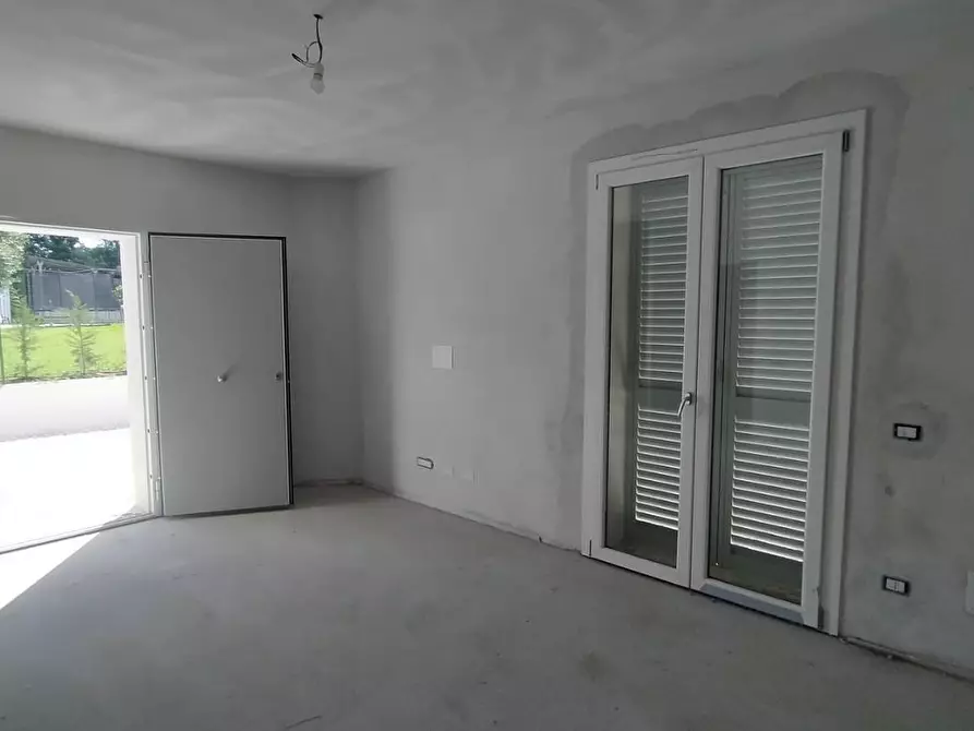 Immagine 6 di Casa bifamiliare in vendita  a Santa Maria A Monte