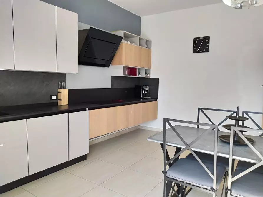 Immagine 12 di Appartamento in vendita  a Viareggio