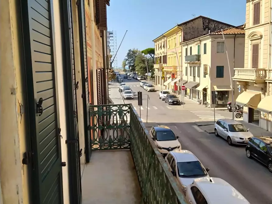 Immagine 7 di Appartamento in vendita  a Viareggio