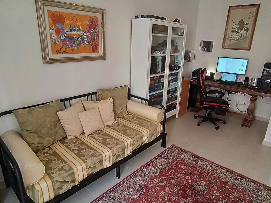 Immagine 13 di Appartamento in vendita  a Viareggio