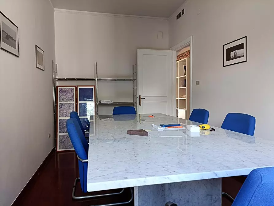 Immagine 11 di Appartamento in vendita  a Carrara