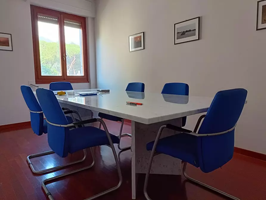 Immagine 10 di Appartamento in vendita  a Carrara