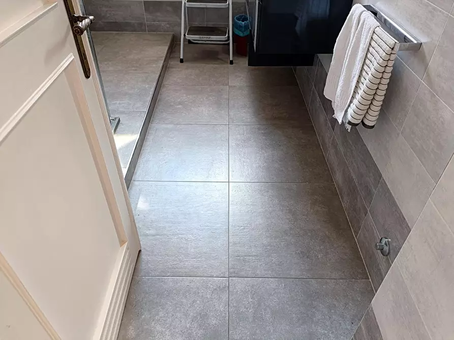 Immagine 22 di Appartamento in vendita  a Carrara