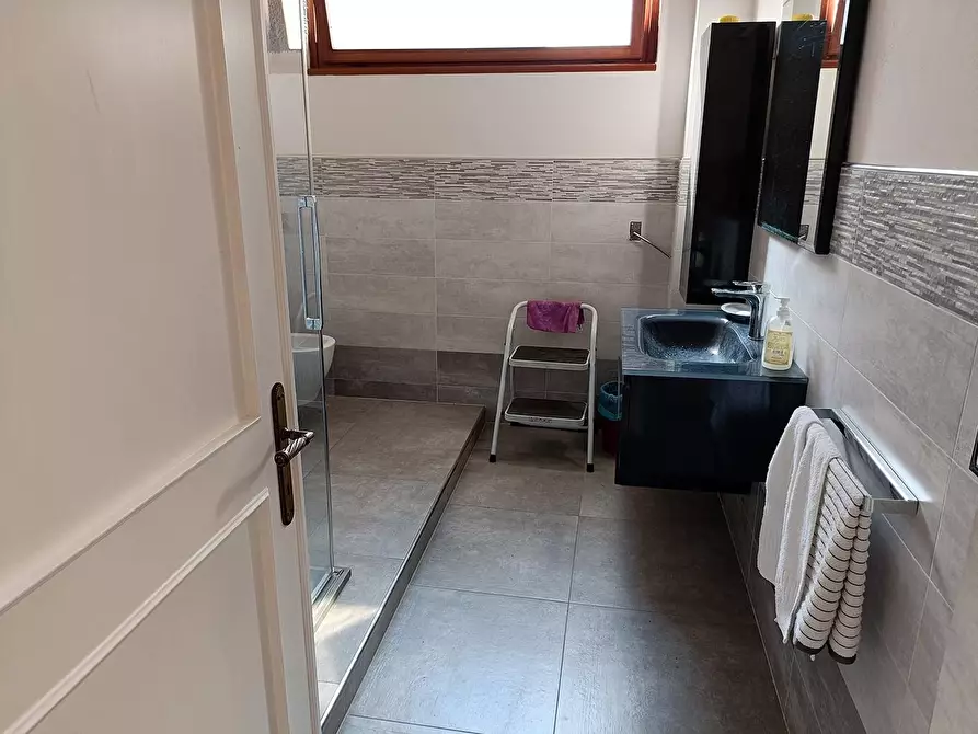 Immagine 18 di Appartamento in vendita  a Carrara