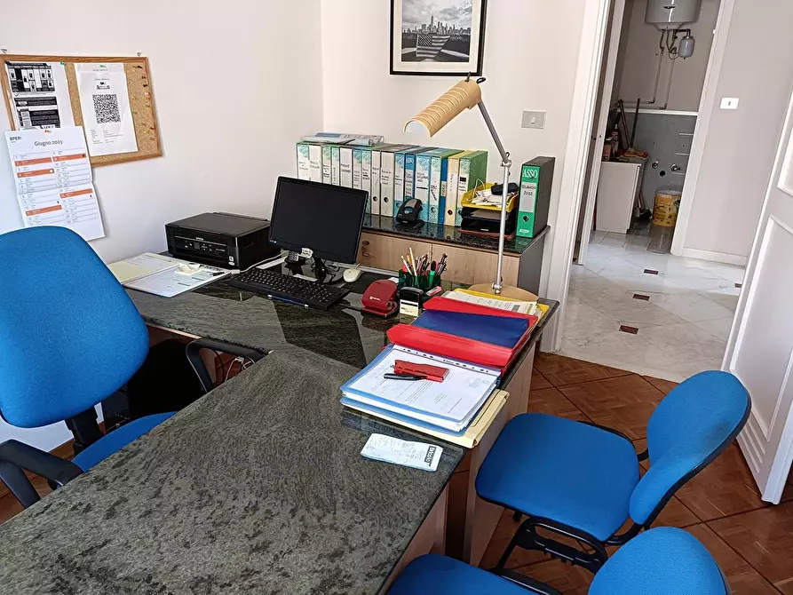 Immagine 13 di Appartamento in vendita  a Carrara