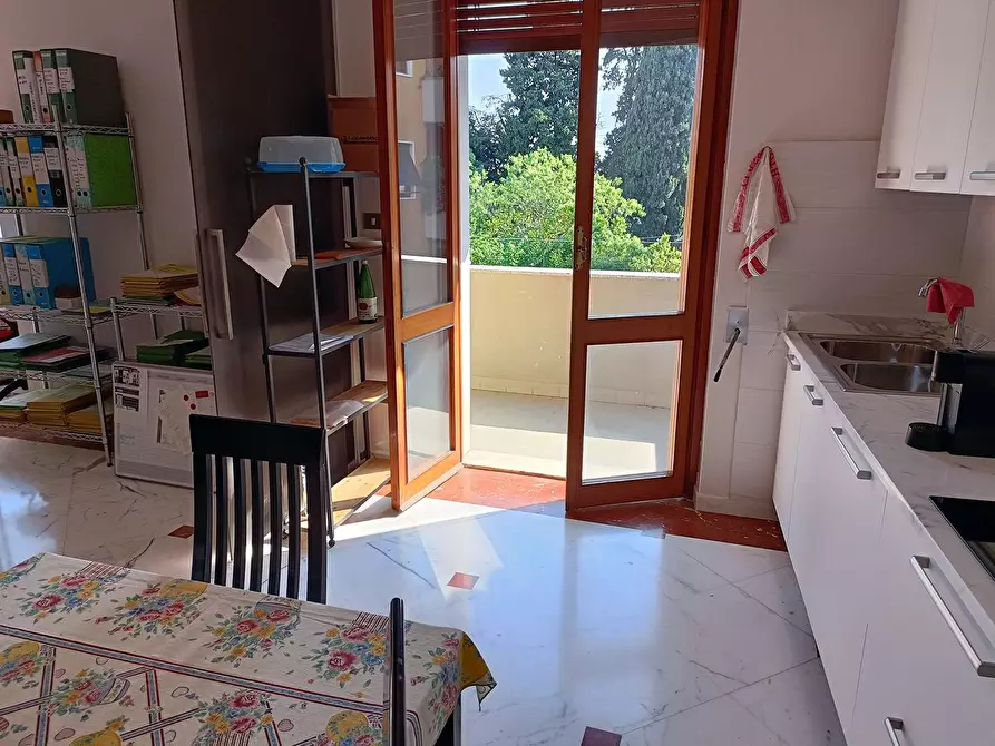 Immagine 7 di Appartamento in vendita  a Carrara