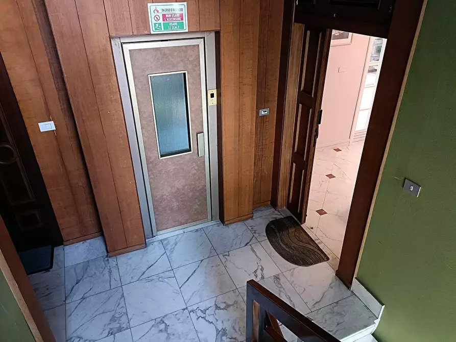 Immagine 26 di Appartamento in vendita  a Carrara