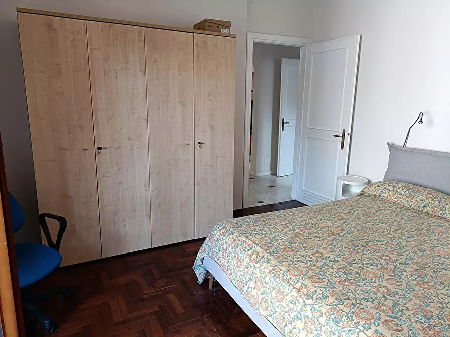 Immagine 16 di Appartamento in vendita  a Carrara