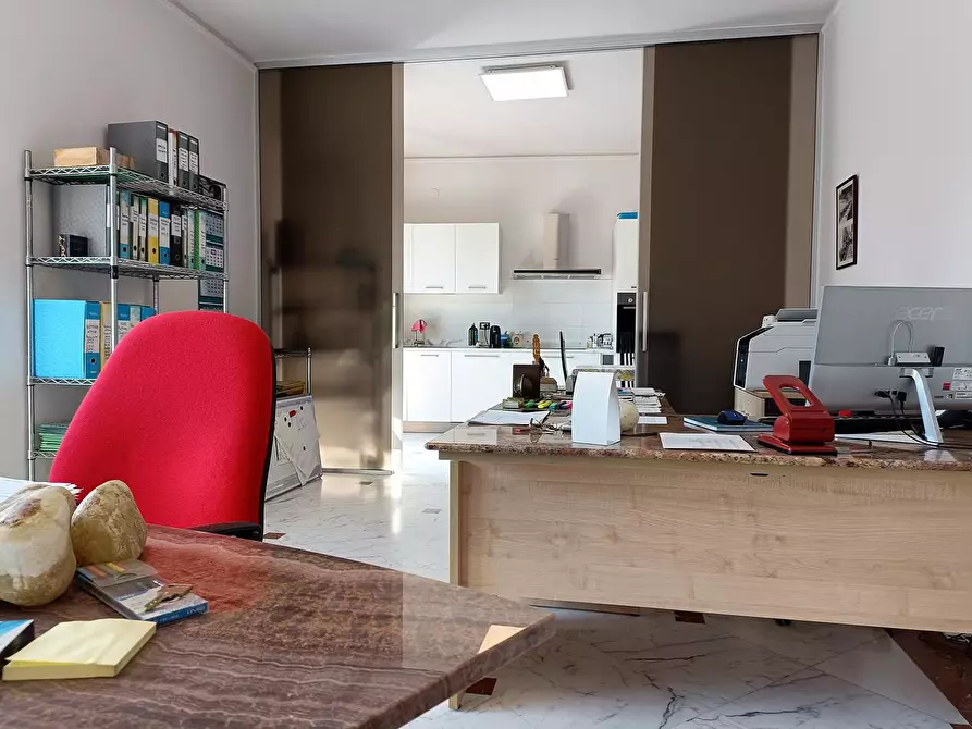 Immagine 4 di Appartamento in vendita  a Carrara