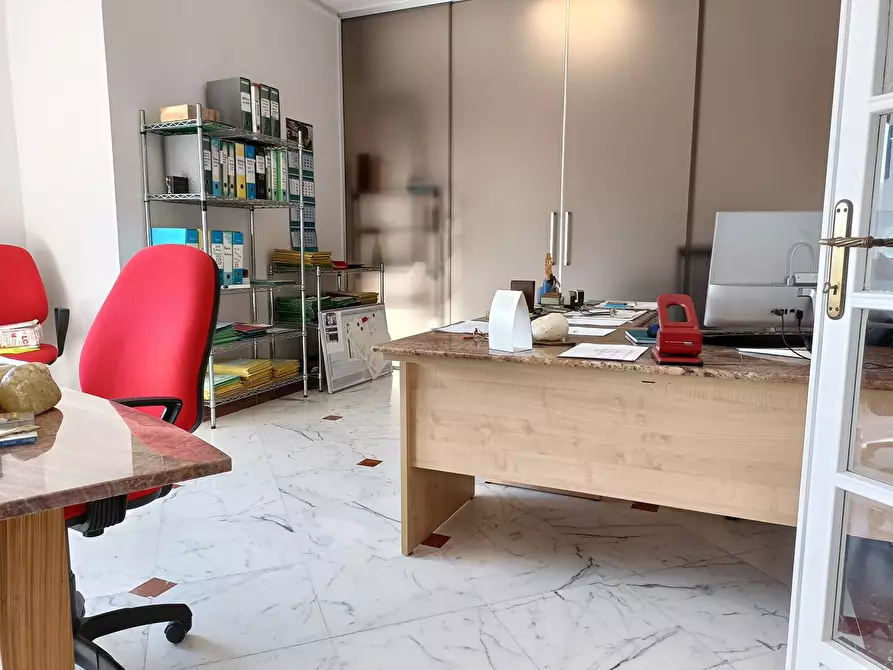 Immagine 3 di Appartamento in vendita  a Carrara