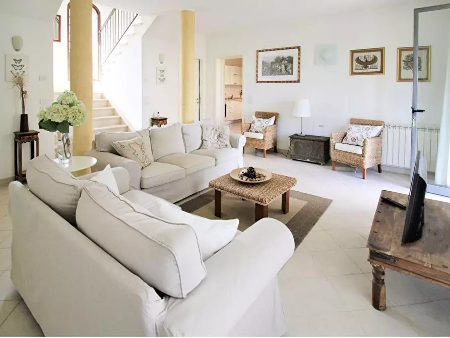 Immagine 8 di Villa in vendita  a Forte Dei Marmi