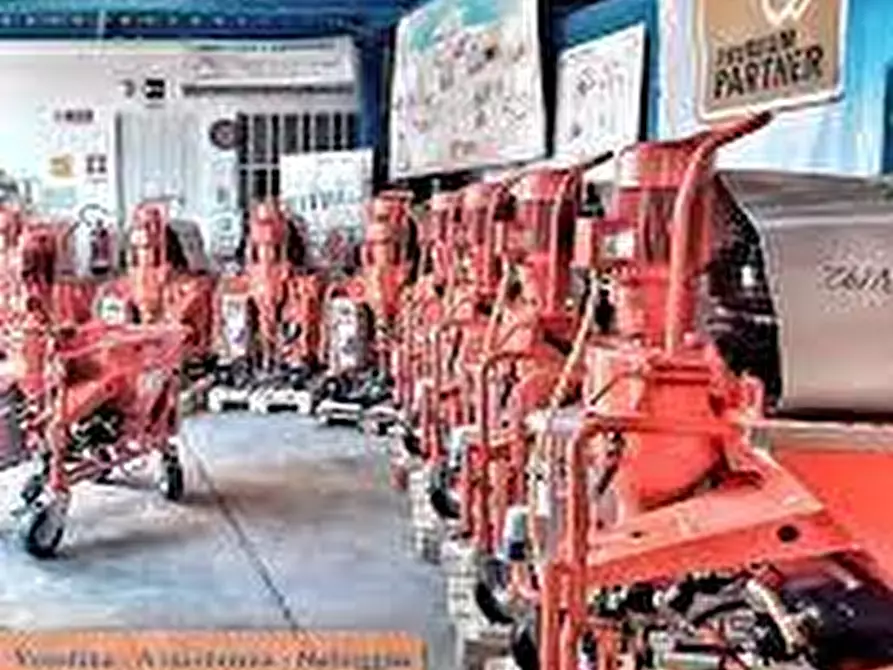 Immagine 11 di Attività commerciale in vendita  a Torino