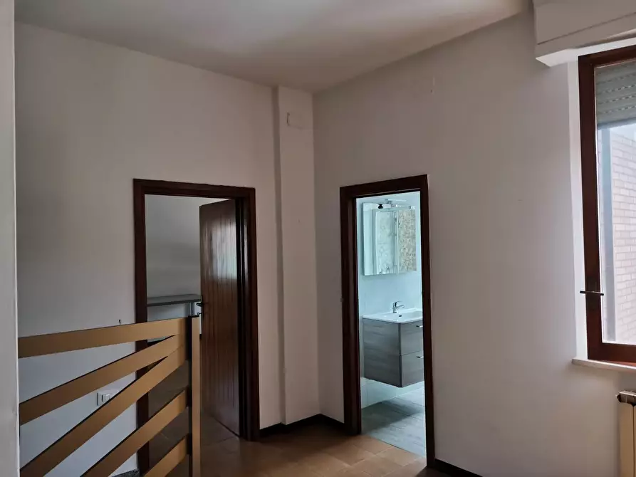 Immagine 7 di Ufficio in affitto  a Colle Di Val D'elsa