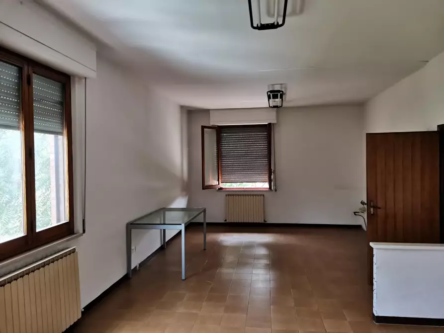 Immagine 2 di Ufficio in affitto  a Colle Di Val D'elsa