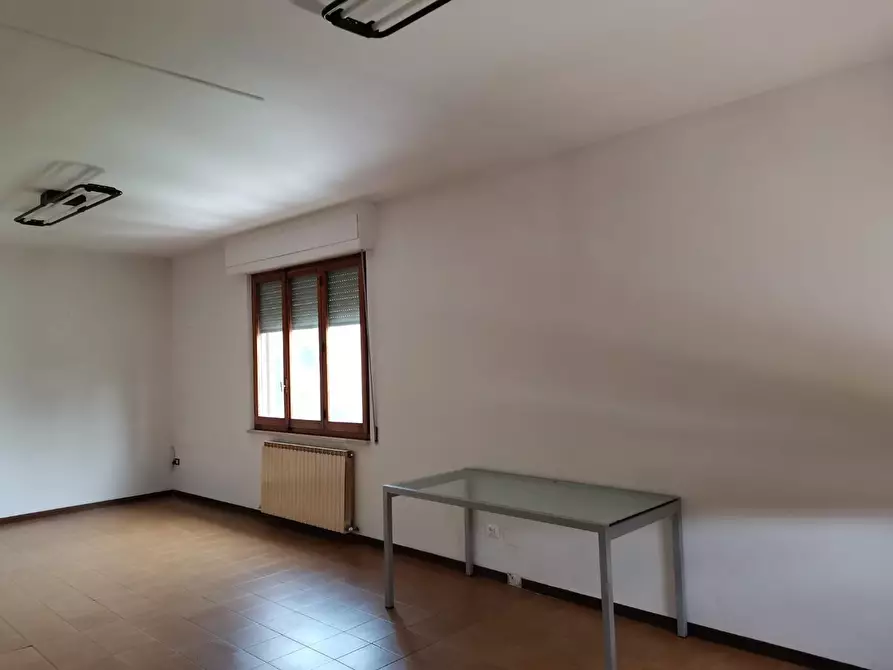 Immagine 8 di Ufficio in affitto  a Colle Di Val D'elsa