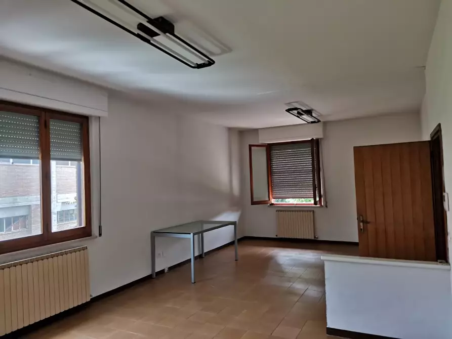 Immagine 1 di Ufficio in affitto  a Colle Di Val D'elsa