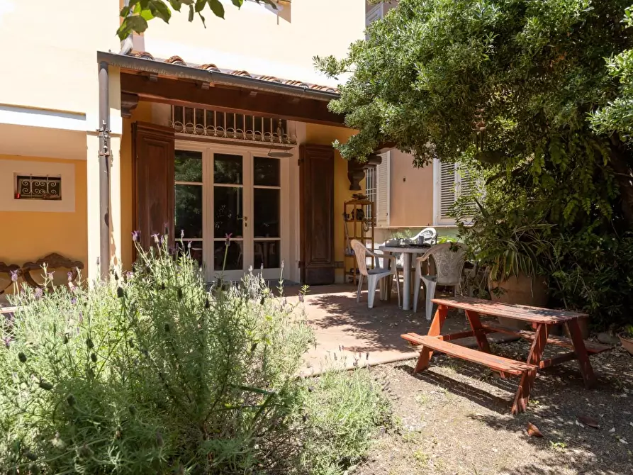 Immagine 19 di Villa in vendita  a Lucca