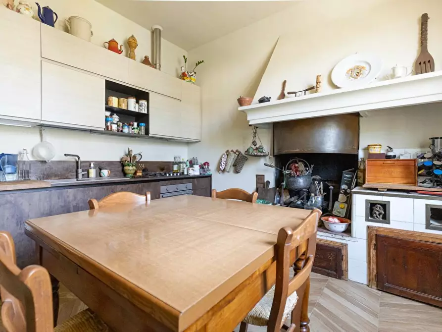 Immagine 27 di Villa in vendita  a Lucca