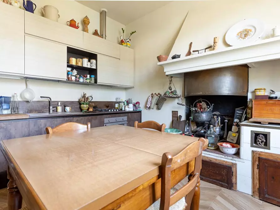 Immagine 9 di Villa in vendita  a Lucca