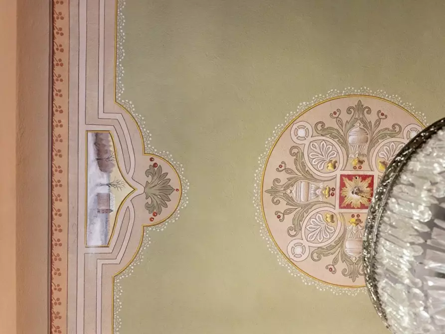 Immagine 26 di Villa in vendita  a Lucca