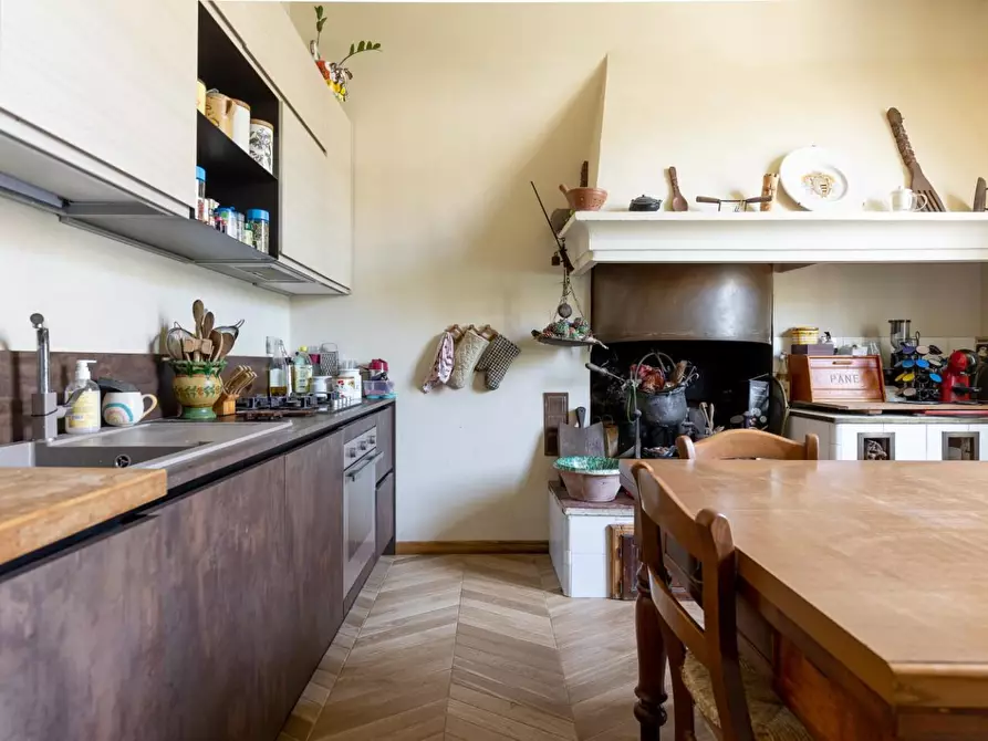 Immagine 8 di Villa in vendita  a Lucca