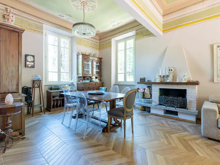 Immagine 23 di Villa in vendita  a Lucca