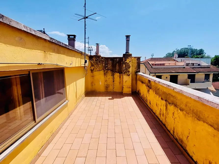 Immagine 25 di Villetta a schiera in vendita  a Viareggio