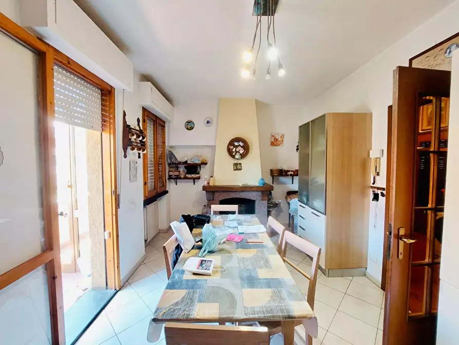 Immagine 3 di Villetta a schiera in vendita  a Viareggio