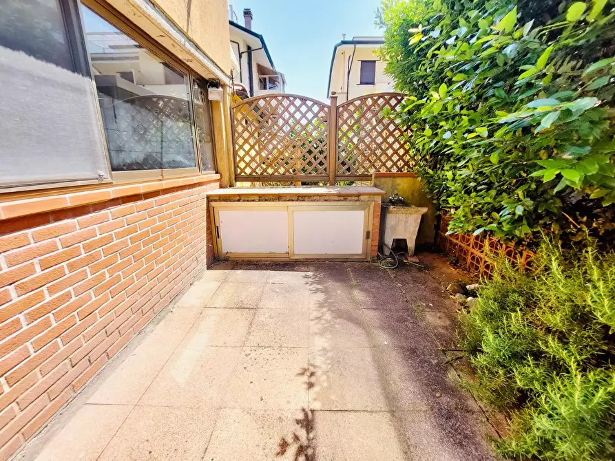 Immagine 32 di Villetta a schiera in vendita  a Viareggio