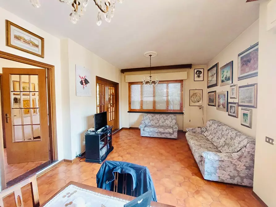 Immagine 10 di Villetta a schiera in vendita  a Viareggio