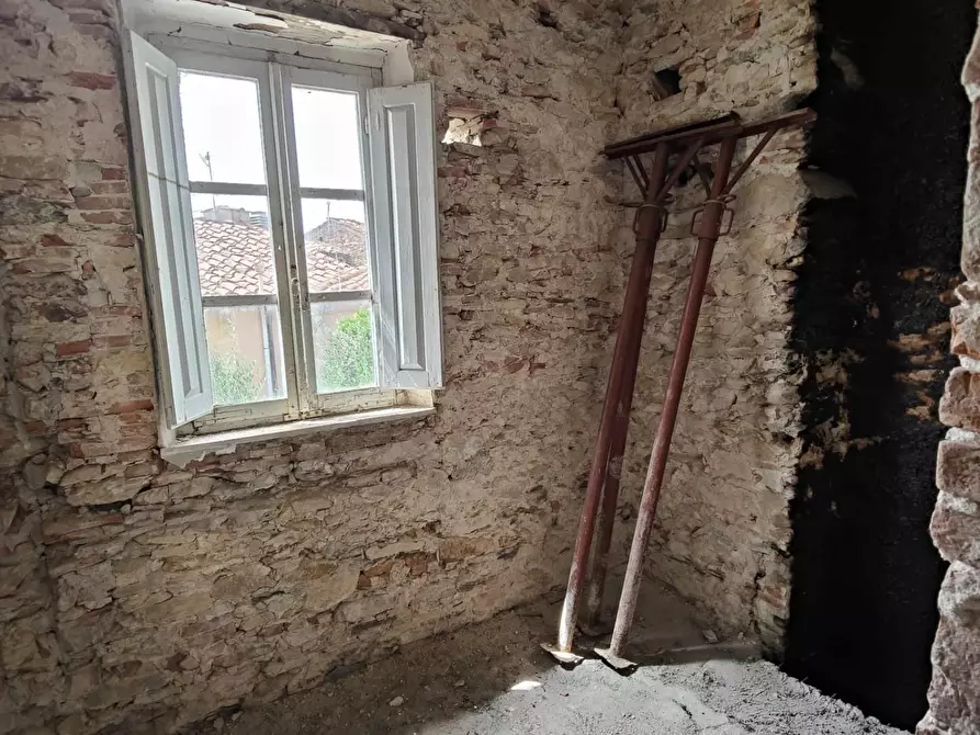 Immagine 40 di Casa colonica in vendita  a Calci