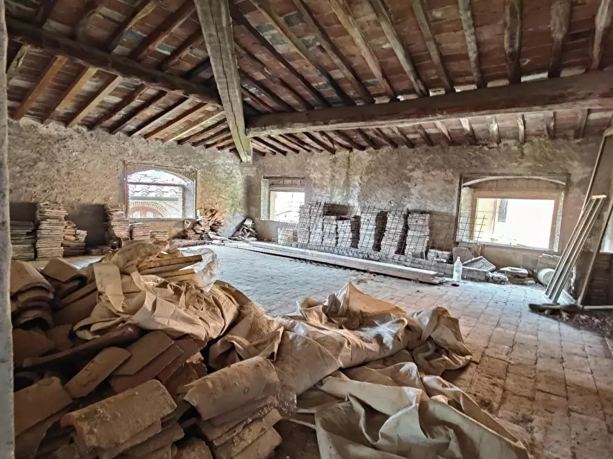 Immagine 22 di Casa colonica in vendita  a Calci