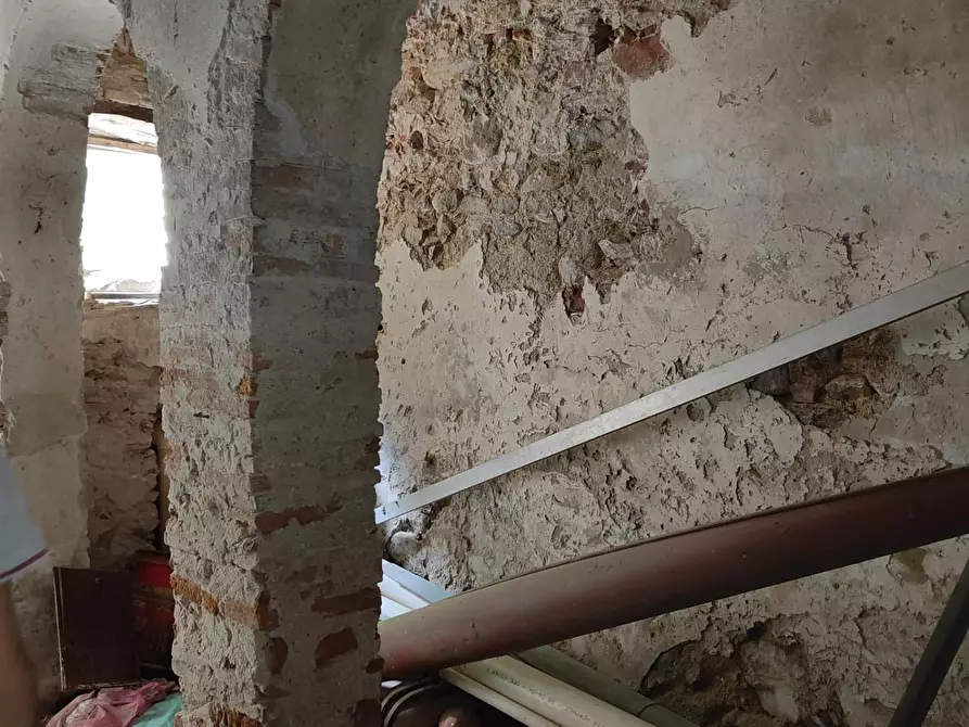 Immagine 31 di Casa colonica in vendita  a Calci