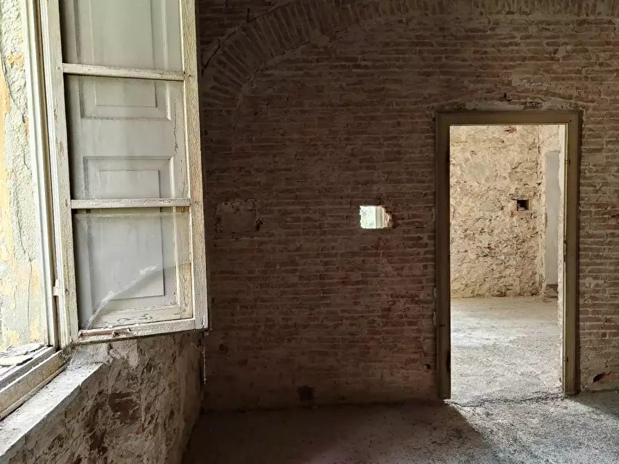 Immagine 59 di Casa colonica in vendita  a Calci