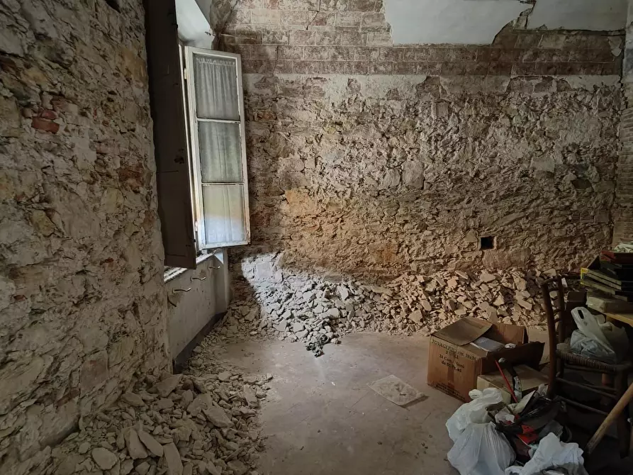 Immagine 36 di Casa colonica in vendita  a Calci