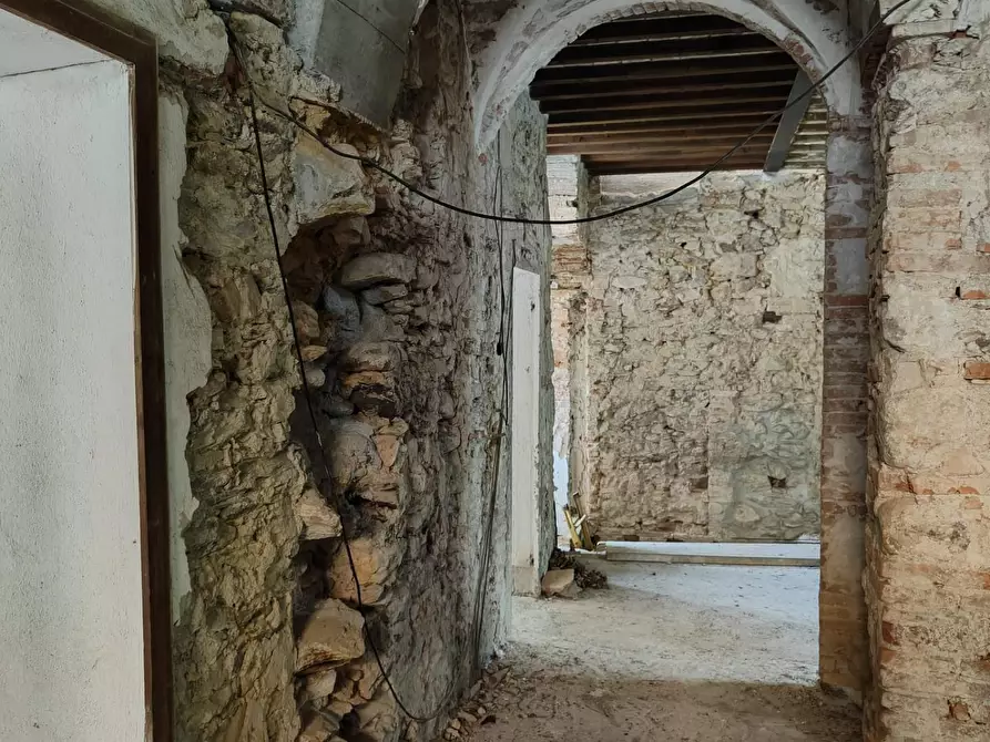 Immagine 58 di Casa colonica in vendita  a Calci