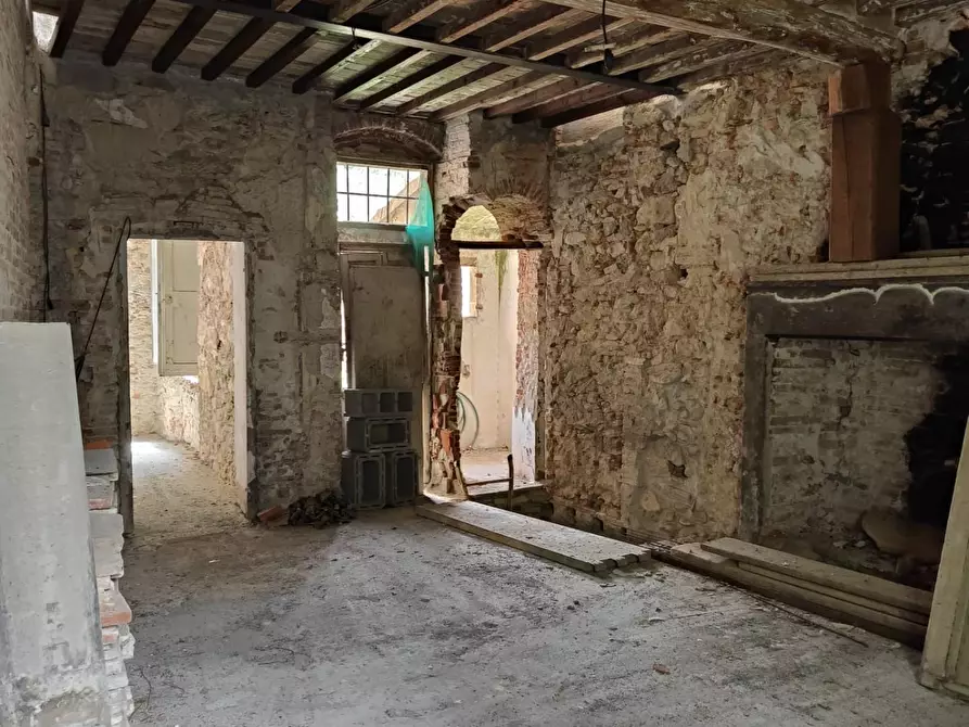 Immagine 44 di Casa colonica in vendita  a Calci