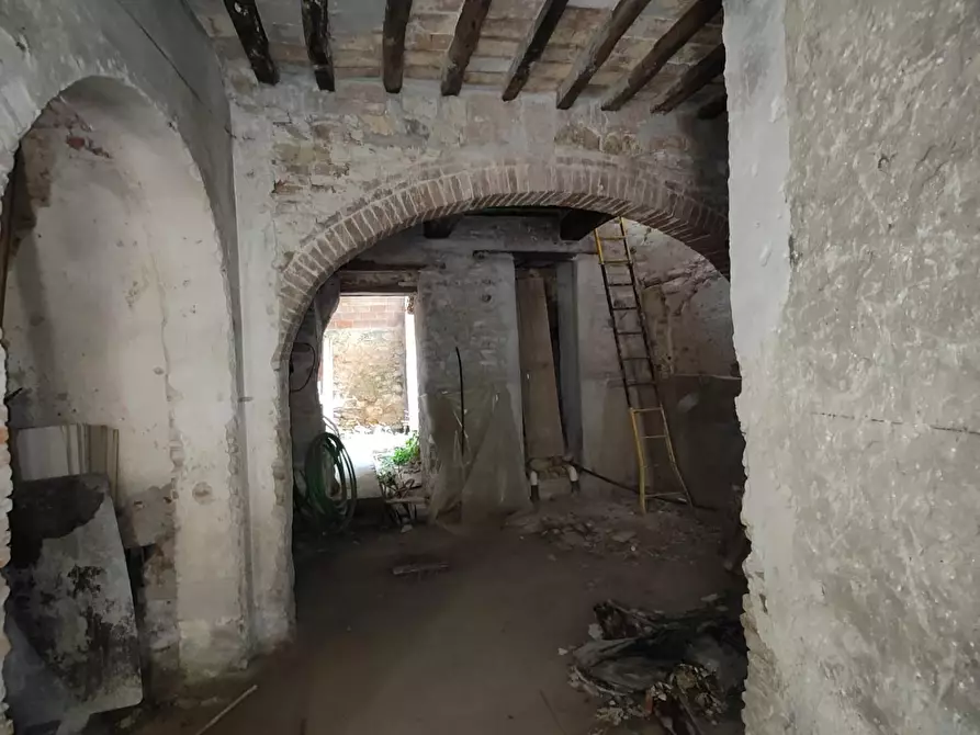 Immagine 38 di Casa colonica in vendita  a Calci
