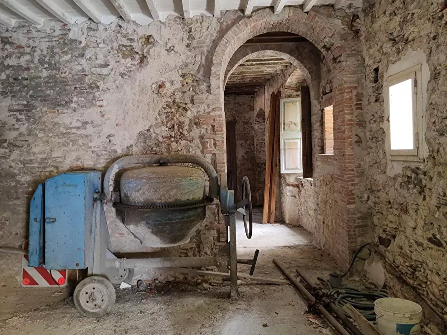Immagine 35 di Casa colonica in vendita  a Calci