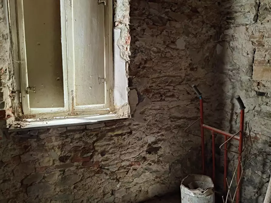 Immagine 53 di Casa colonica in vendita  a Calci