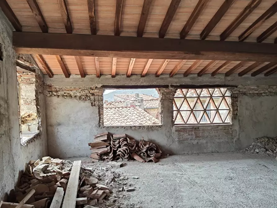 Immagine 37 di Casa colonica in vendita  a Calci