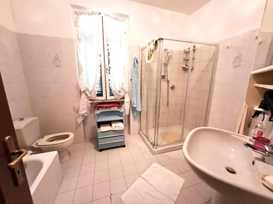 Immagine 16 di Villa in vendita  a Massa