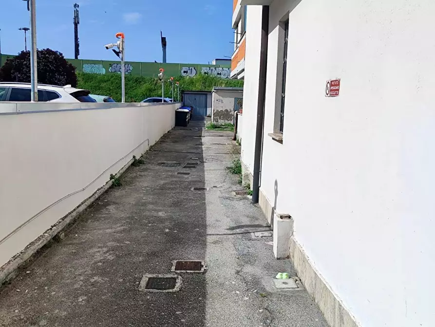 Immagine 12 di Appartamento in vendita  a Pisa