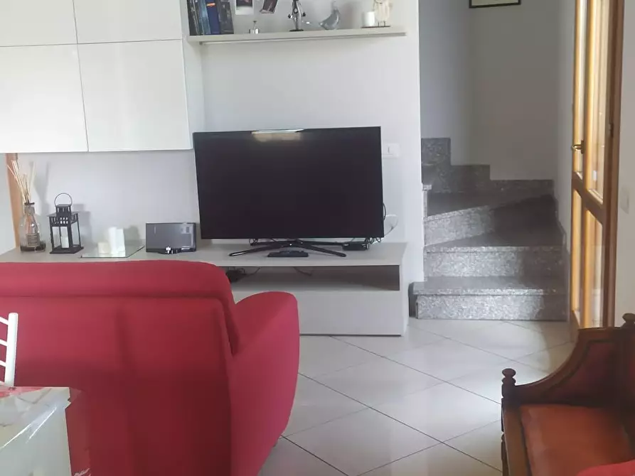 Immagine 13 di Appartamento in vendita  a Capraia E Limite