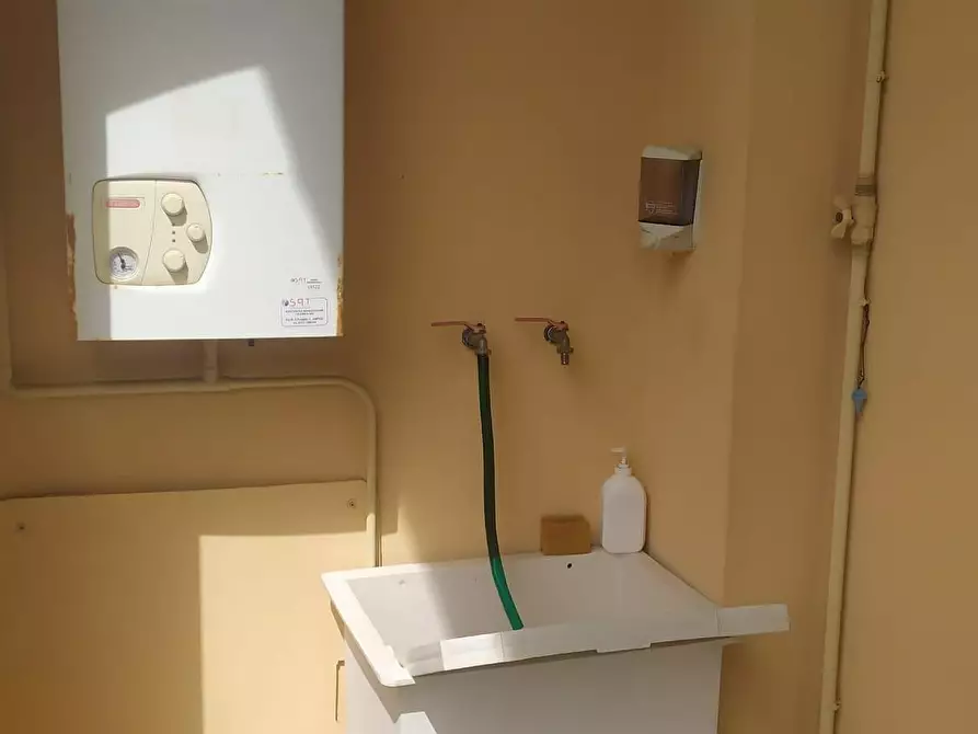 Immagine 20 di Appartamento in vendita  a Capraia E Limite