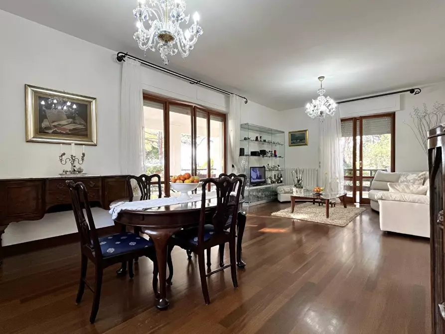 Immagine 23 di Villa in vendita  a Livorno